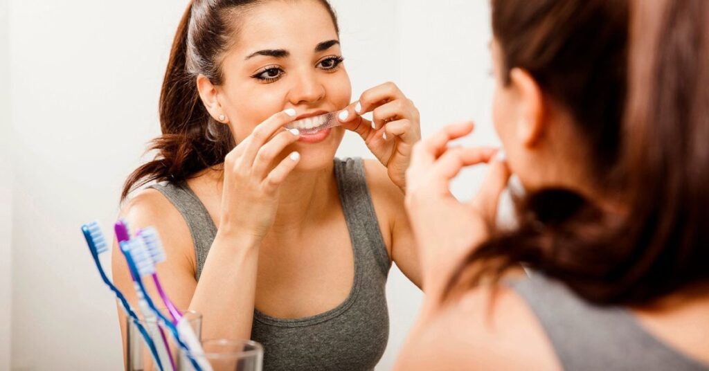 Fita clareadora dental roxa é confiável? Confira